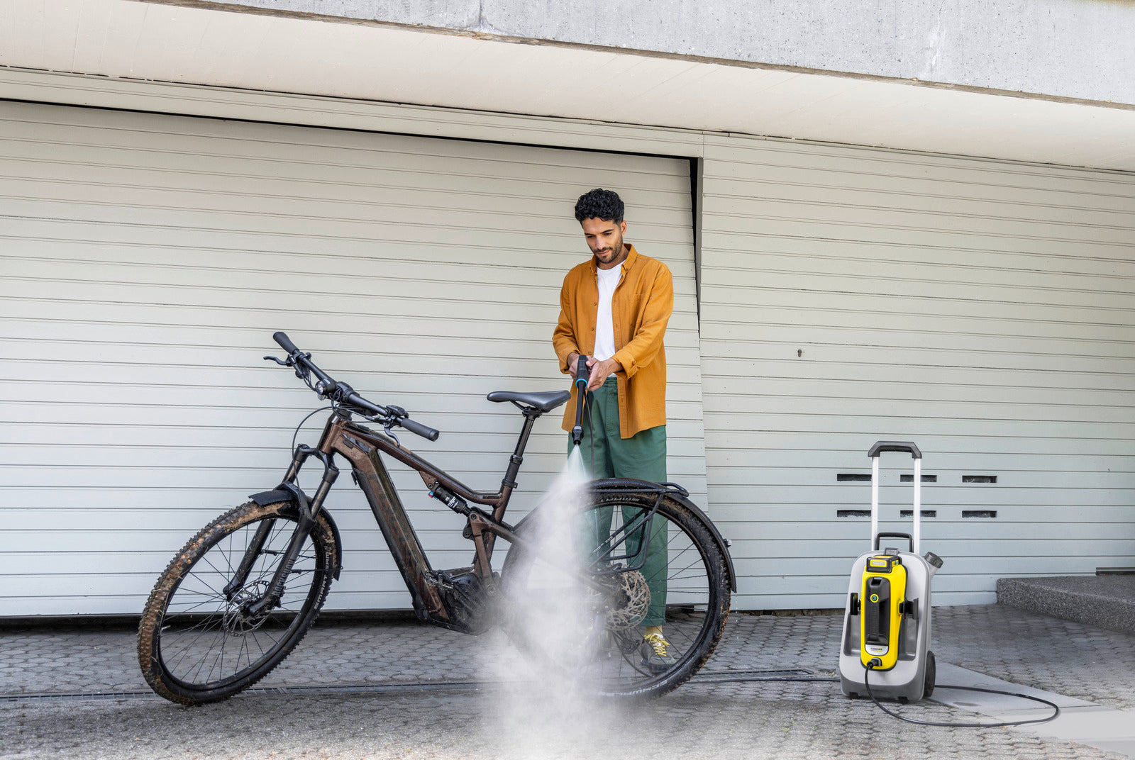 KARCHER Idropulitrici portatili OC 6-18 Premium - Dispositivo alimentato a batteria: 1  - Piattaforma batteria: Piattaforma Battery Power+ 18 V  - Pressione: max. 24 bar