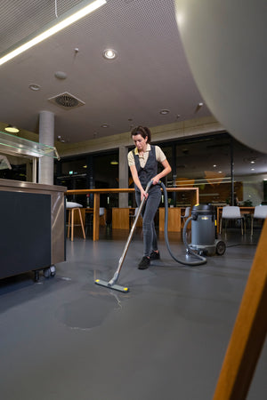 KARCHER Bidone aspiratutto Professionale NT 48/1 - Portata aria: 72 l/s - Aspirazione: 249 / 24.9 mbar / kPa - Capacità del contenitore: 48 l