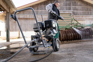 KARCHER Idropulitrice Professionale alta pressione HD 9/25 G Classic - Portata: 900 l/h - Pressione di lavoro: 250 / 25 bar / MPa - Pressione max.: 300 / 30 bar / MPa