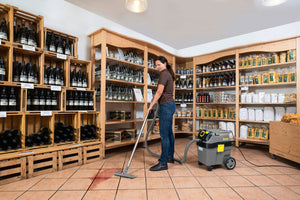 KARCHER Bidone aspiratutto Professionale NT 30/1 Ap L - Portata aria: 74 l/s - Aspirazione: 273 / 27.3 mbar / kPa - Capacità del contenitore: 30 l