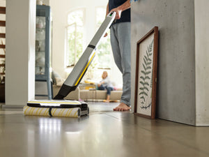 KARCHER Lavapavimenti FC 7 Cordless Extra - Prestazioni di area per carica della batteria: circa. 175 m² - Capacità serbatoio acqua dolce: 400 ml - Capacità serbatoio acqua sporca: 200 ml