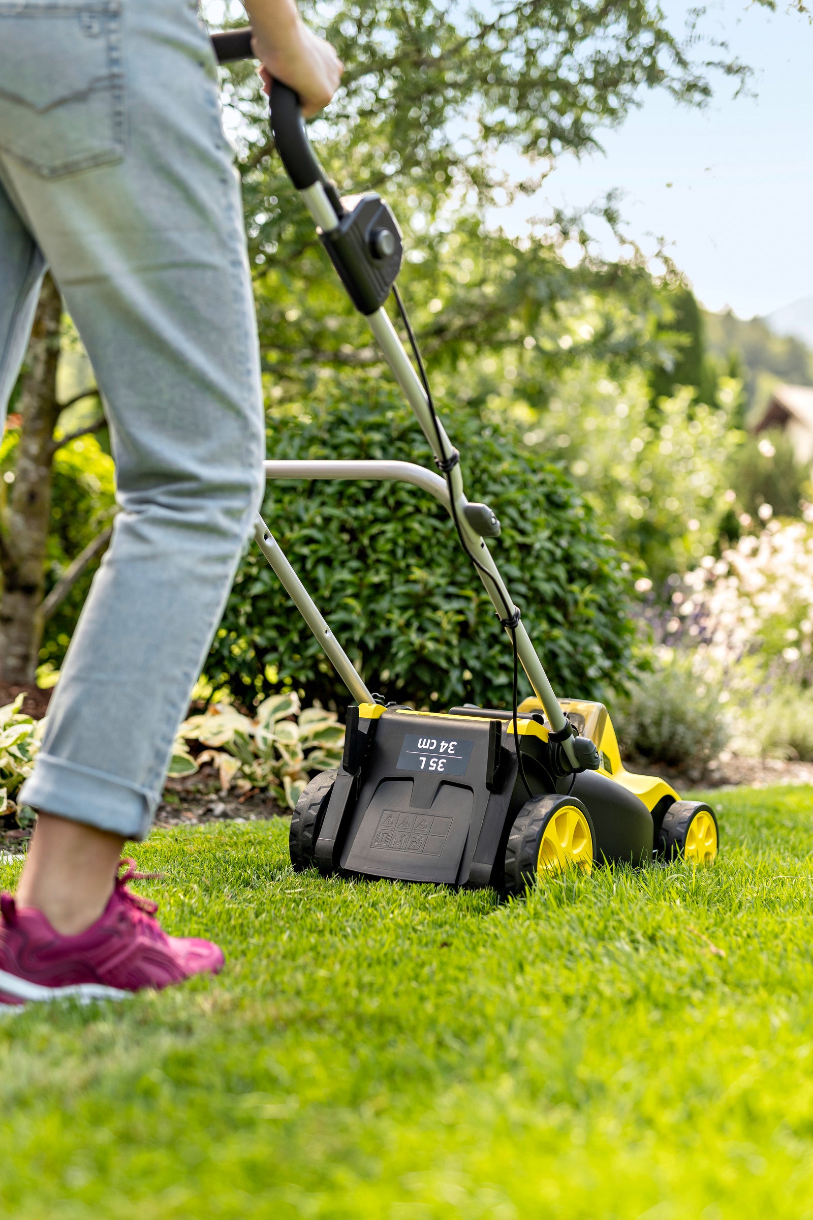 KARCHER Rasaerba a batteria LMO 3-18 - Piattaforma batteria: Piattaforma Battery Power+ 18 V  - Larghezza di taglio: 34 cm - Altezza di taglio: 25  60 mm