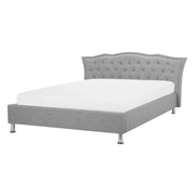 Letto matrimoniale Tessuto grigio 140 x 200 cm Cornice imbottita Bottoni in cristallo Poggiatesta