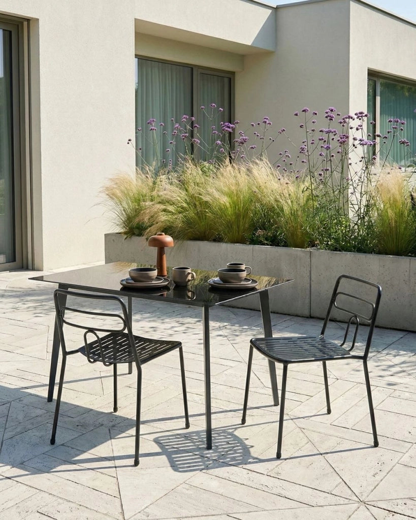Set di 2 sedie da giardino nero con telaio in acciaio impilabili per esterni Patio moderne