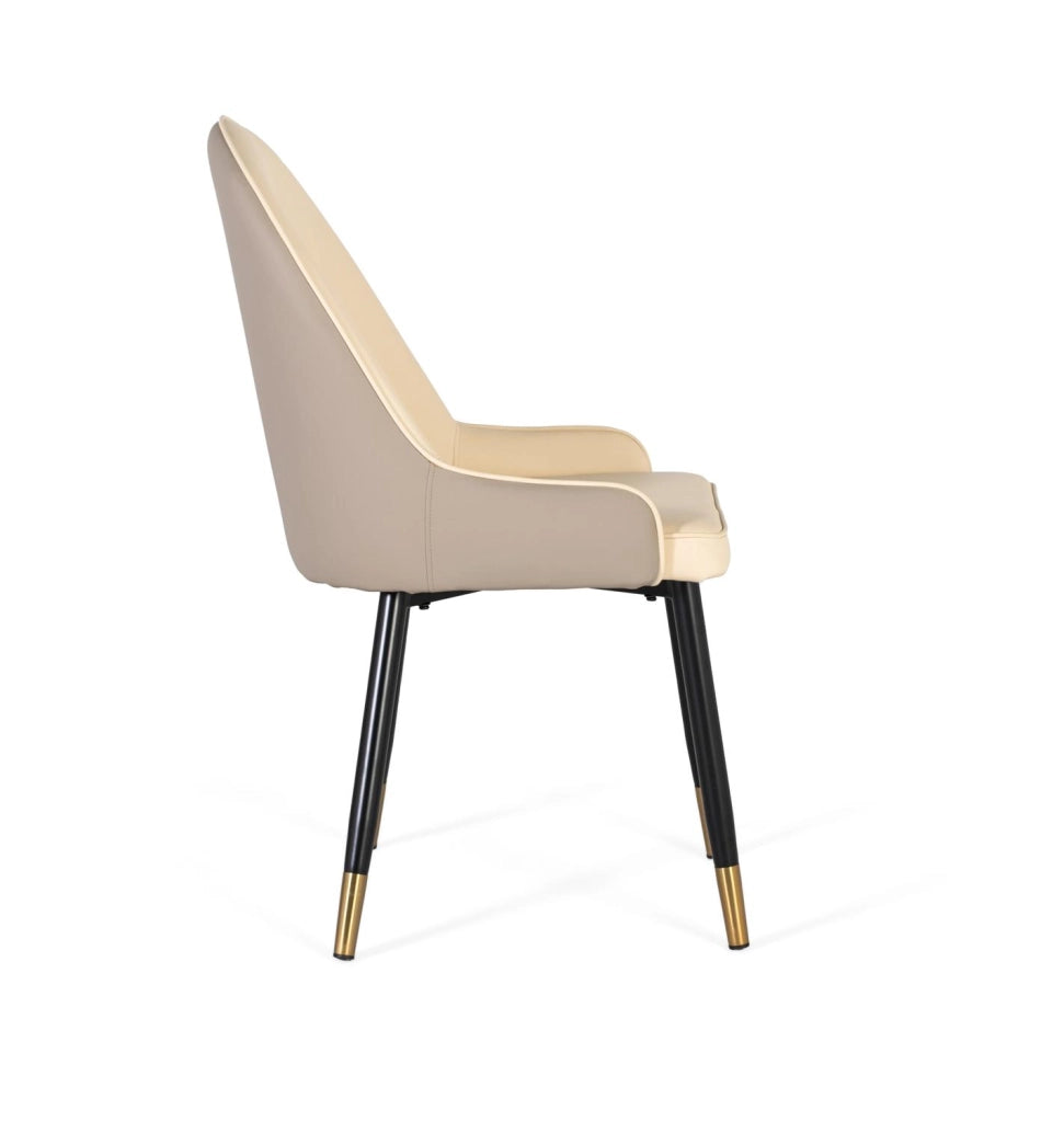 Set di 4 sedie rivestite e gambe in acciaio