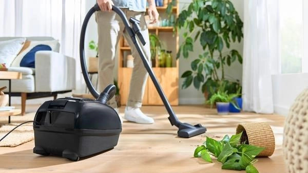 Bosch Serie 4 BGB38BA3T aspirapolvere a traino 4 L A cilindro Secco 850 W Sacchetto per la polvere