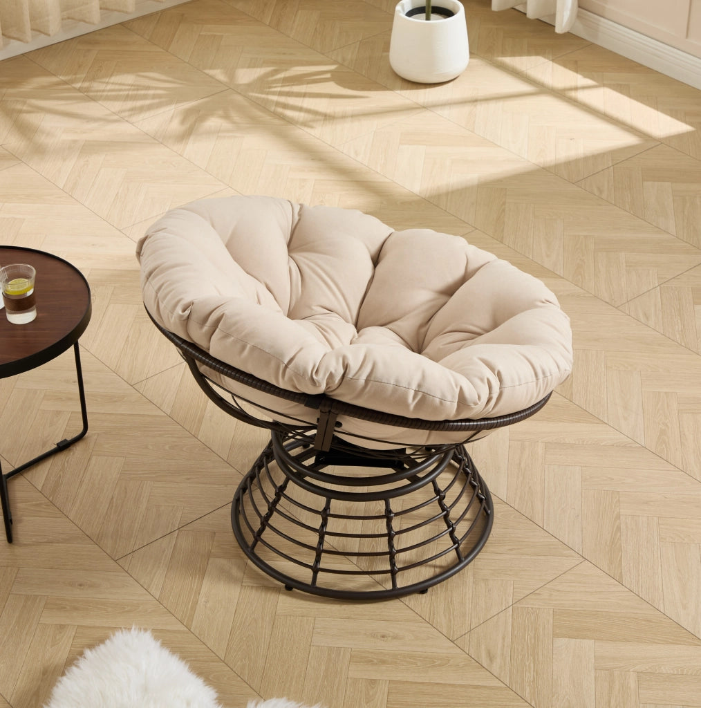 Poltrona Papasan girevole 360° in rattan PE con cuscino beige