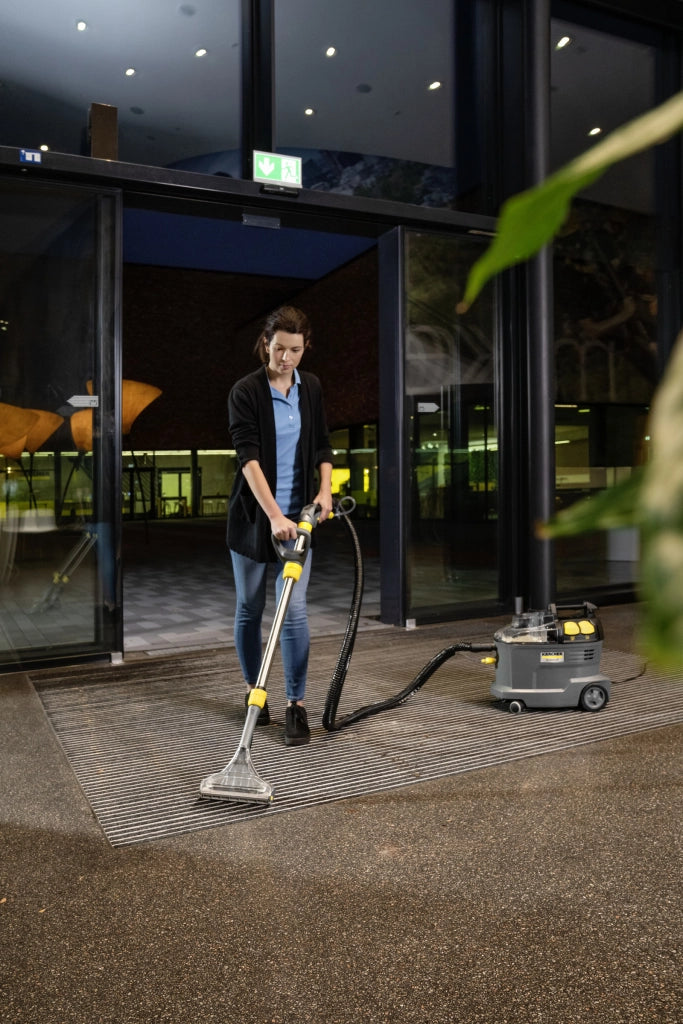 Karcher Lavatappeti e lavamoquette professionale Puzzi 8/1 Adv