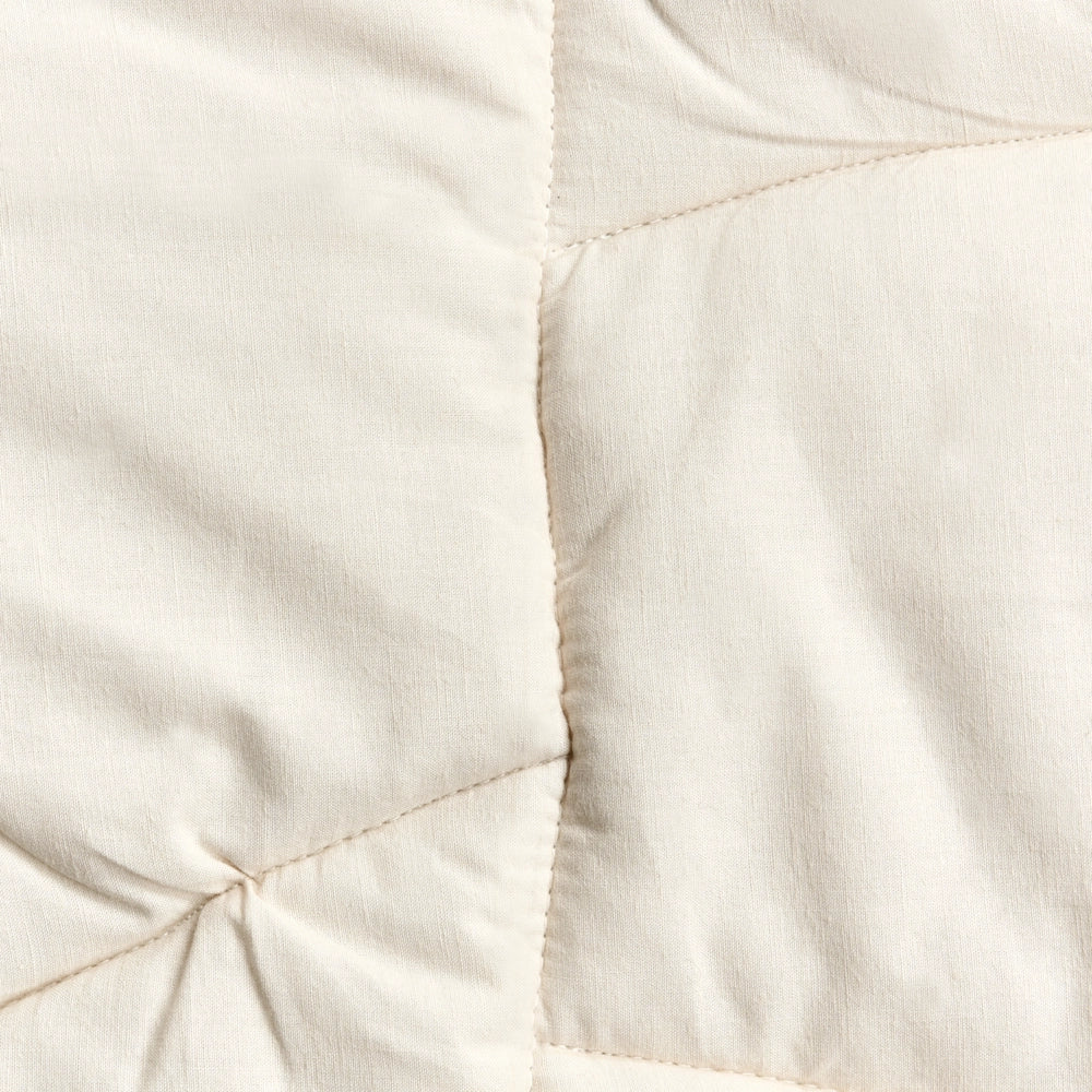Tappeto per bambini in cotone bianco sporco a forma di foglia trapuntato 110 x 110 cm accessorio per la cameretta dei bambini.