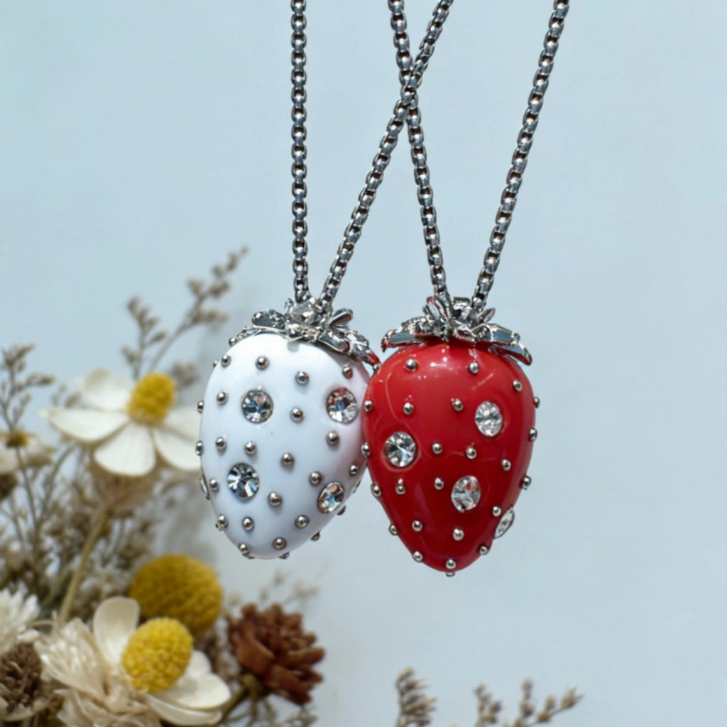 Collana di diamanti a forma di fragola degna di Instagram