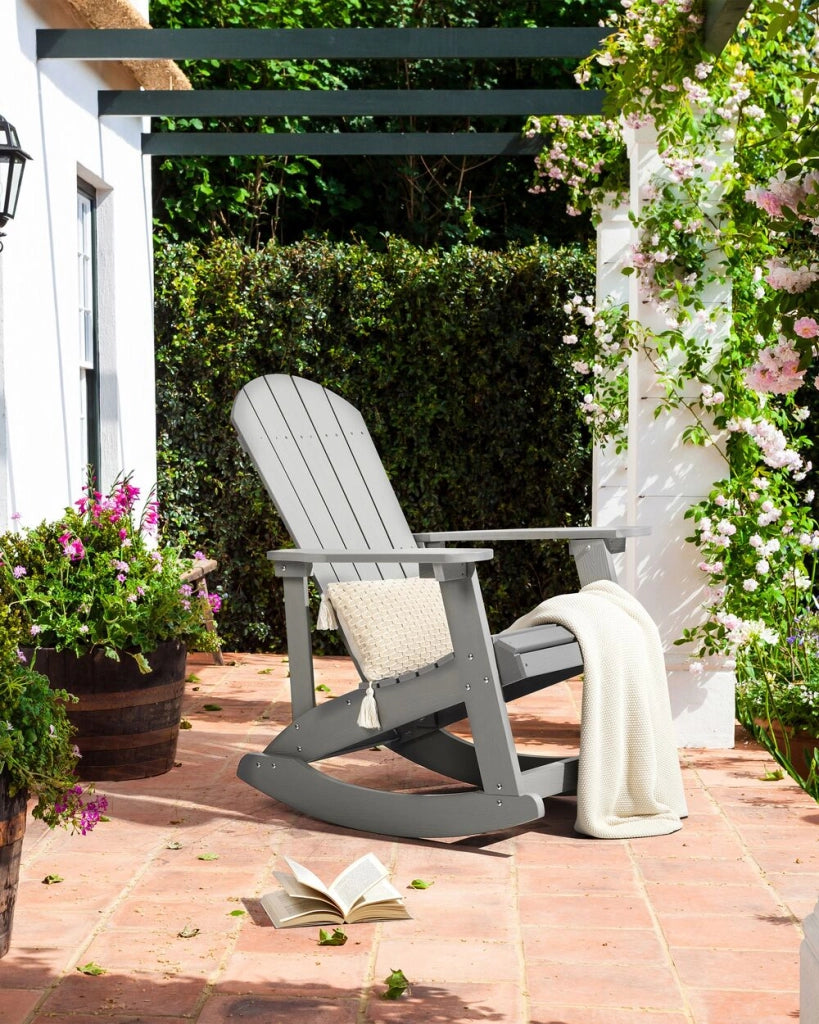 Sedia a dondolo tradizionale da giardino grigio chiaro stile classico tradizionale