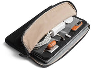 Caddy Sleeve per MacBook Pro/Air 15/16 - Realizzato con Materiali Riciclati - Disponibile in Diverse Colori - Dimensioni Compresse di 280 × 370 × 25 mm - Nero