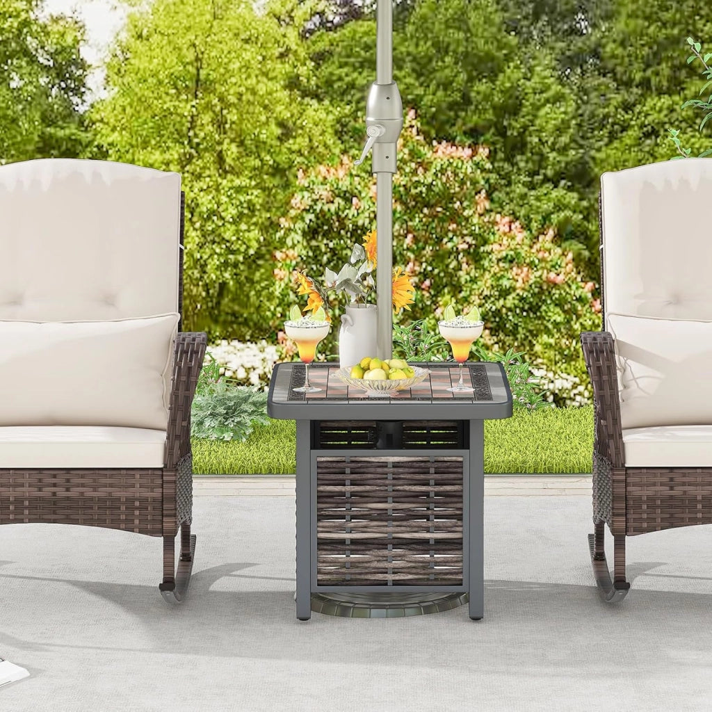 Tavolo da giardino esterno in vimini con foro per ombrellone, tavolino quadrato in rattan PE con piano in resina, telaio in metallo, tavolo da pranzo per giardino, cortile, terrazza