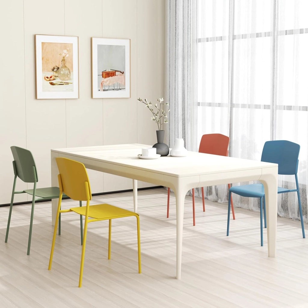 Set di 4 Sedie da Pranzo Impilabili, Sedile Ampio in PP e Gambe in Metallo, per Cucina e Soggiorno