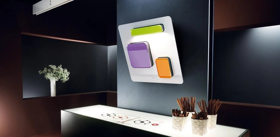 Elica PRF0020290B FEEL EUPHORIA WH-COL - Cappa a parete filtrante 80 cm, 800 m³-h, Classe A, 64 dB, Controllo elettronico e-motion, 3 velocita', Illuminazione LED, Vetro Bianco con inserti colorati