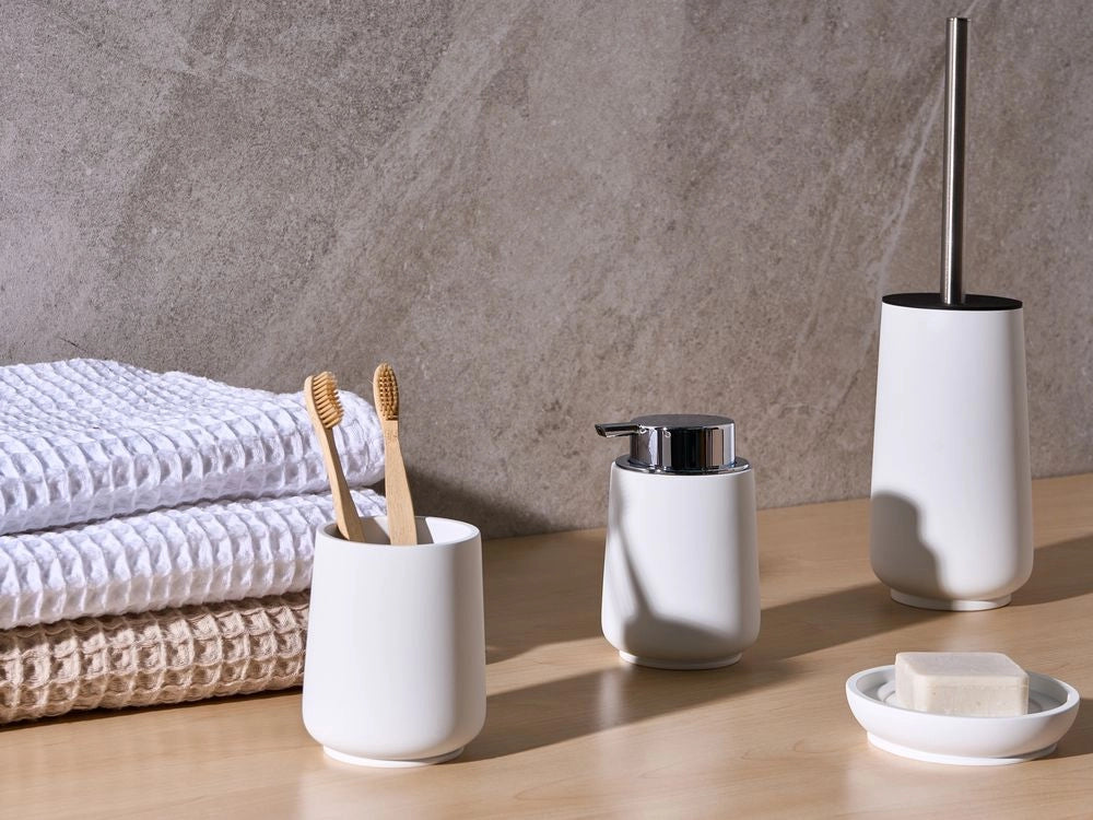 Set di 4 accessori in poliresina bianca per il bagno stile elegante semplice