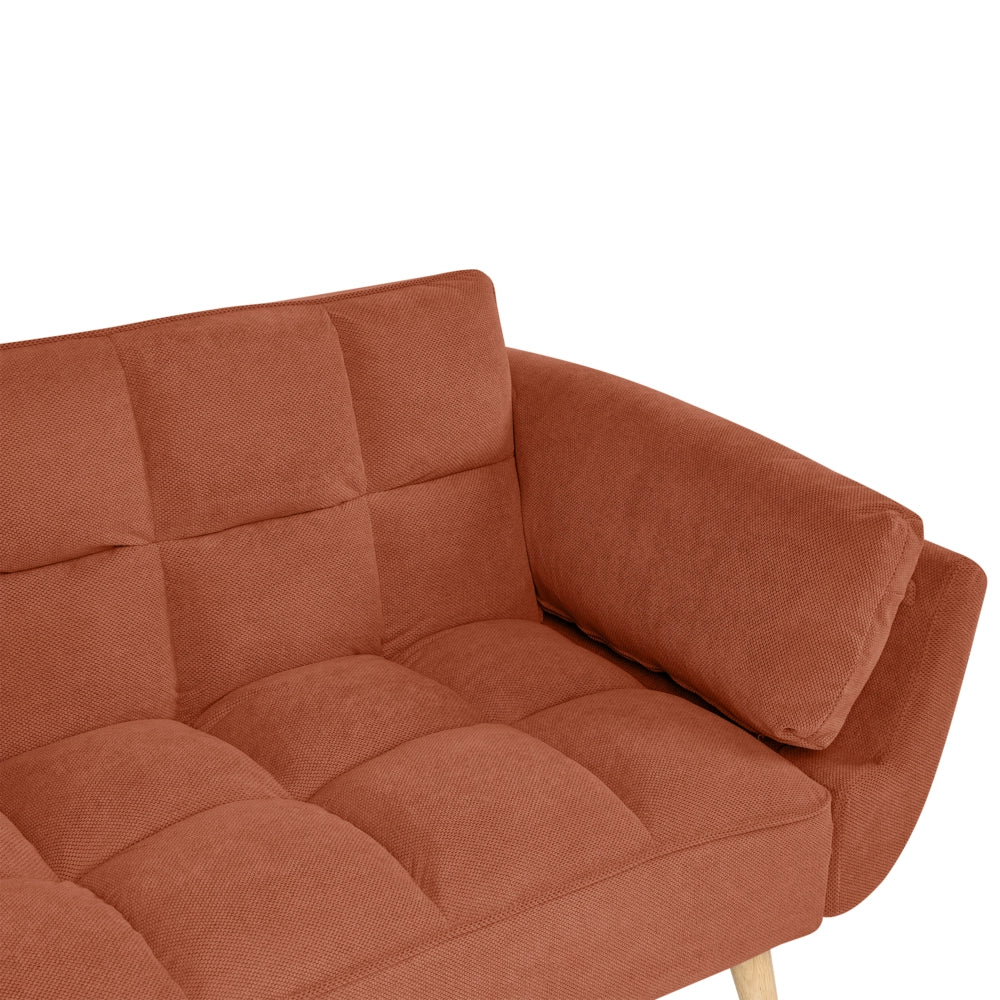 Divano Letto 3 Posti in Tessuto Arancione con Gambe in Legno Imbottitura in Schiuma Schienale Diviso e Imbottitura Biscuit Idrorepellente