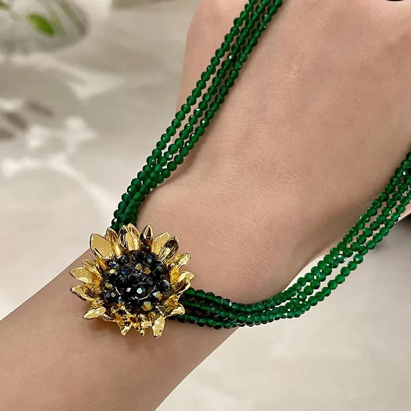 Collana fatta a mano con perline di cristallo verde scuro, regalo di Natale o di compleanno.