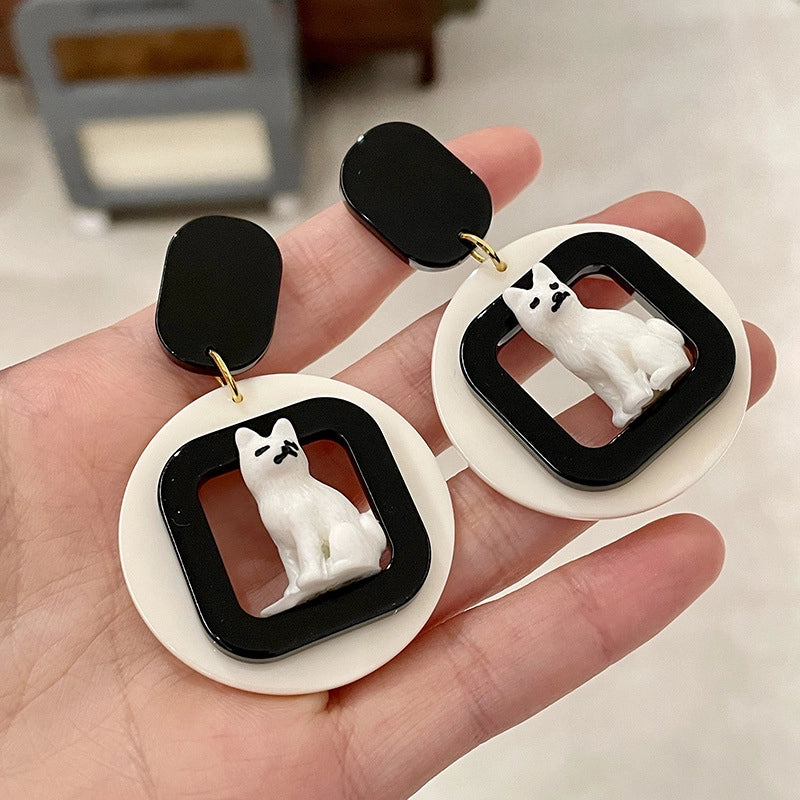 Orecchini a perno geometrici a forma di cucciolo, in argento S925, con aghi e design a cartone animato, simpatici e divertenti, realizzati a mano.