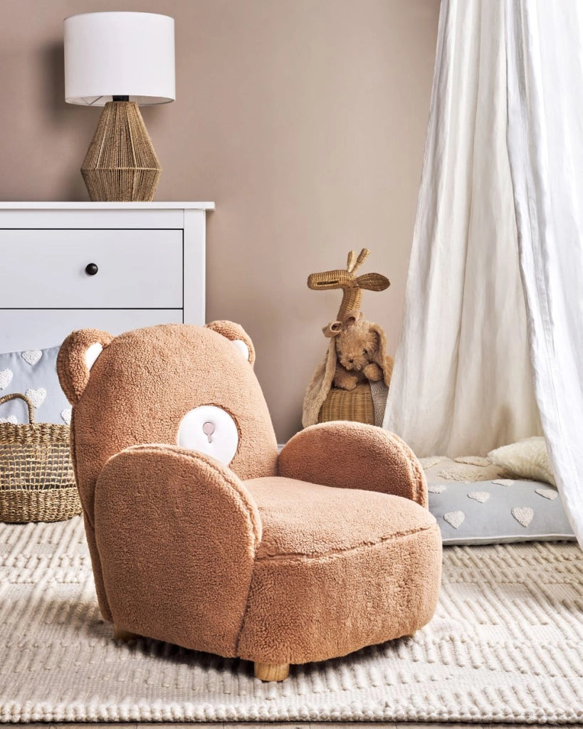 Sedia per animali Rivestimento in pelliccia sintetica marrone con braccioli Seduta per bambini Design moderno a forma di orso