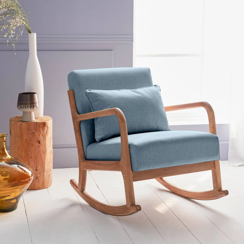 Poltrona scandinava a dondolo in legno e tessuto con braccioli, blu