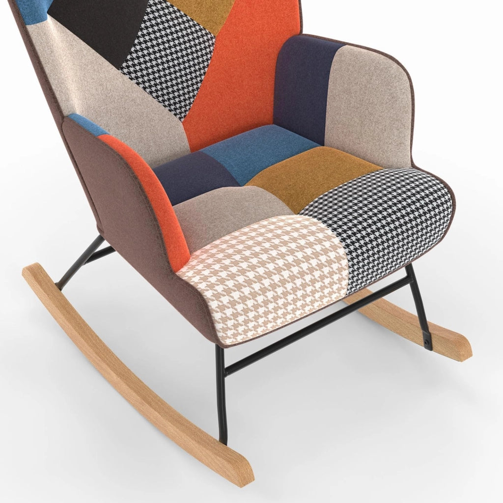 Poltrona scandinava IVAR in tessuto patchwork a dondolo multicolore