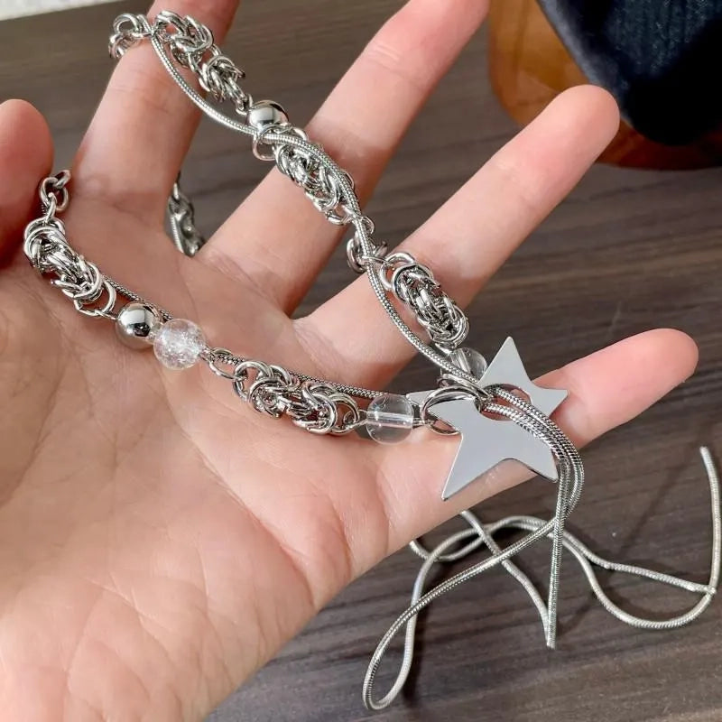 Collana con nodo a stella a cinque punte realizzata a mano con perline di cristallo, regalo di Natale o di compleanno.