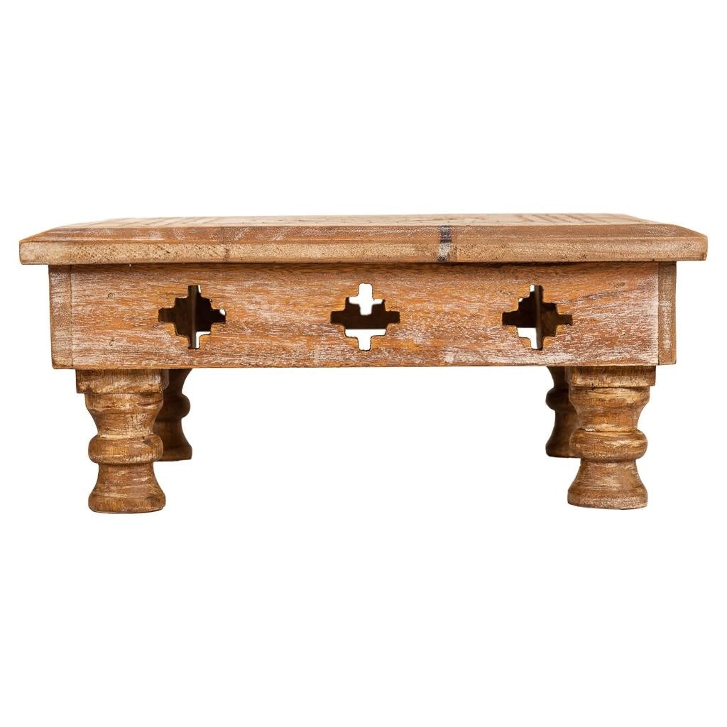 Tavolino da centro in legno intagliato finitura artigianale 33x33x14