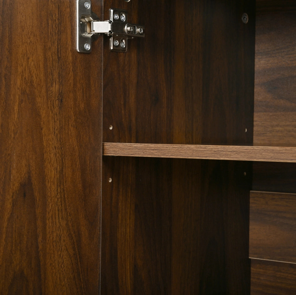 Sideboard a 3 ante con ripiani regolabili; PB e MDF; finitura noce