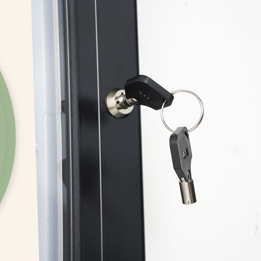 Bacheca con Apertura a Battente 51,5x79,0x2,3 cm in Alluminio Nera