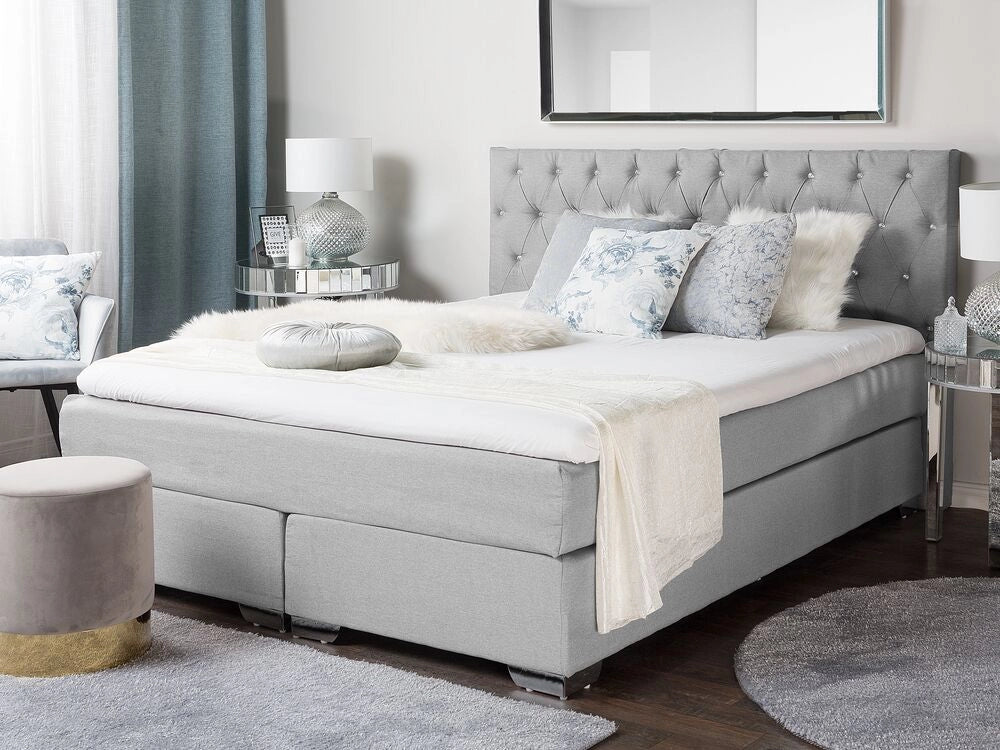 Letto Grigio 160 x 200 cm Tessuto Imbottito Struttura Con Materasso E Bottoni Poggiatesta Trapuntati