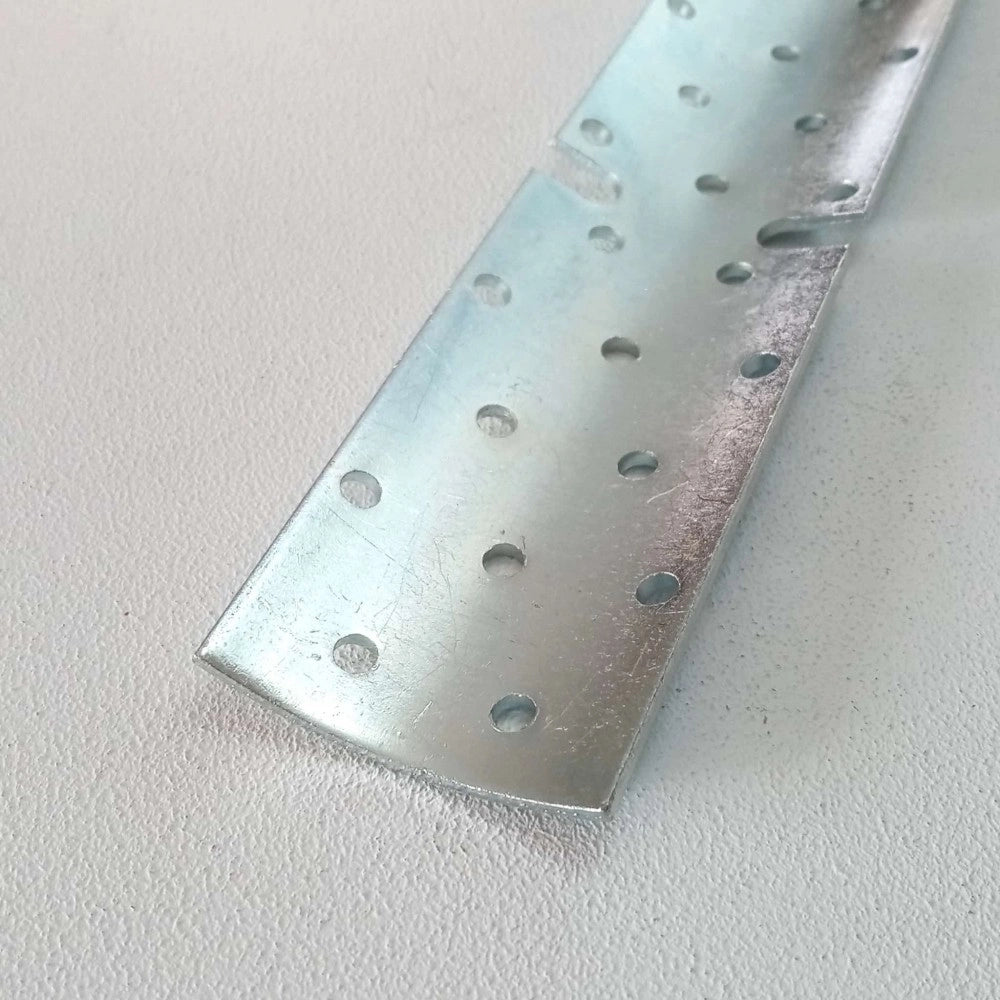 Piastra 50x100mm pieghevole per giunzione di pali tondi da 80 e 100mm zincata bianca
