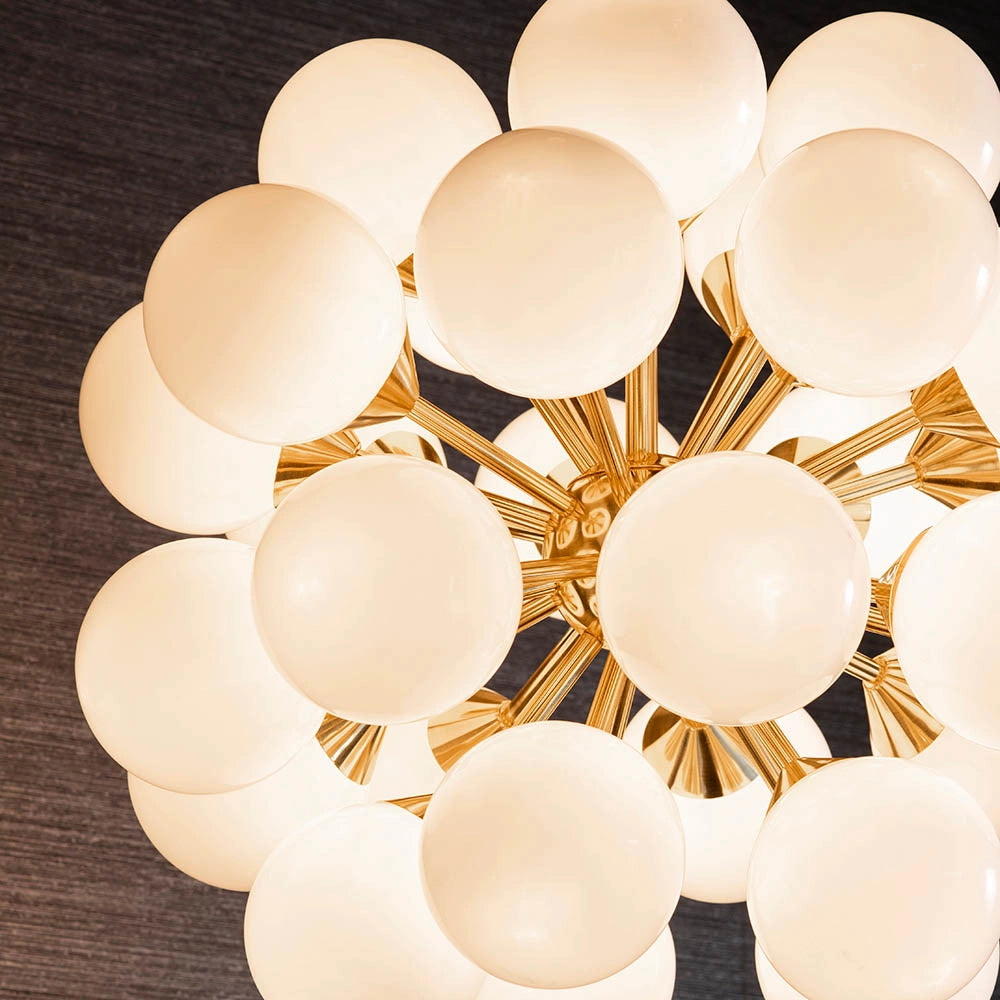 Lampadario OSCAR Endon ottone spazzolato sfere opali 28xG9