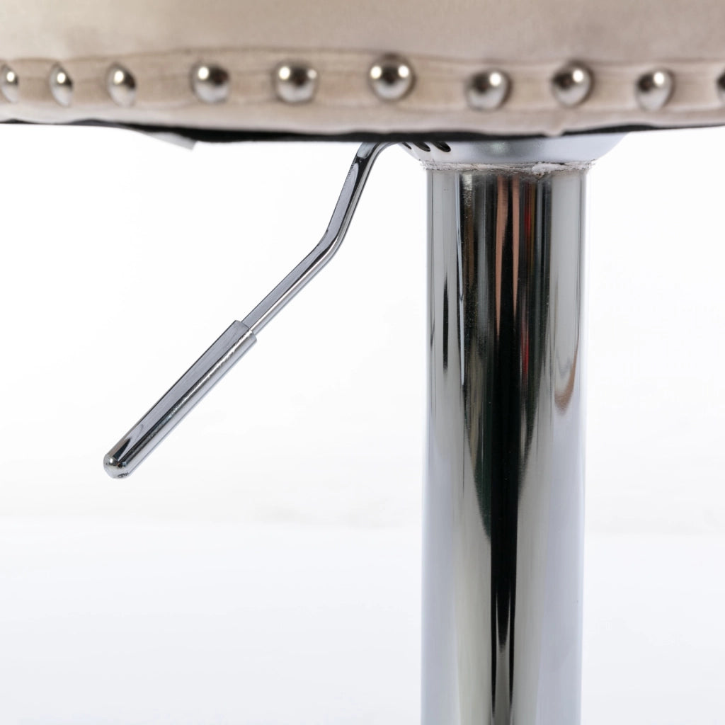 Sgabello da bar girevole in velluto con altezza regolabile e schienale imbottito, base cromata beige