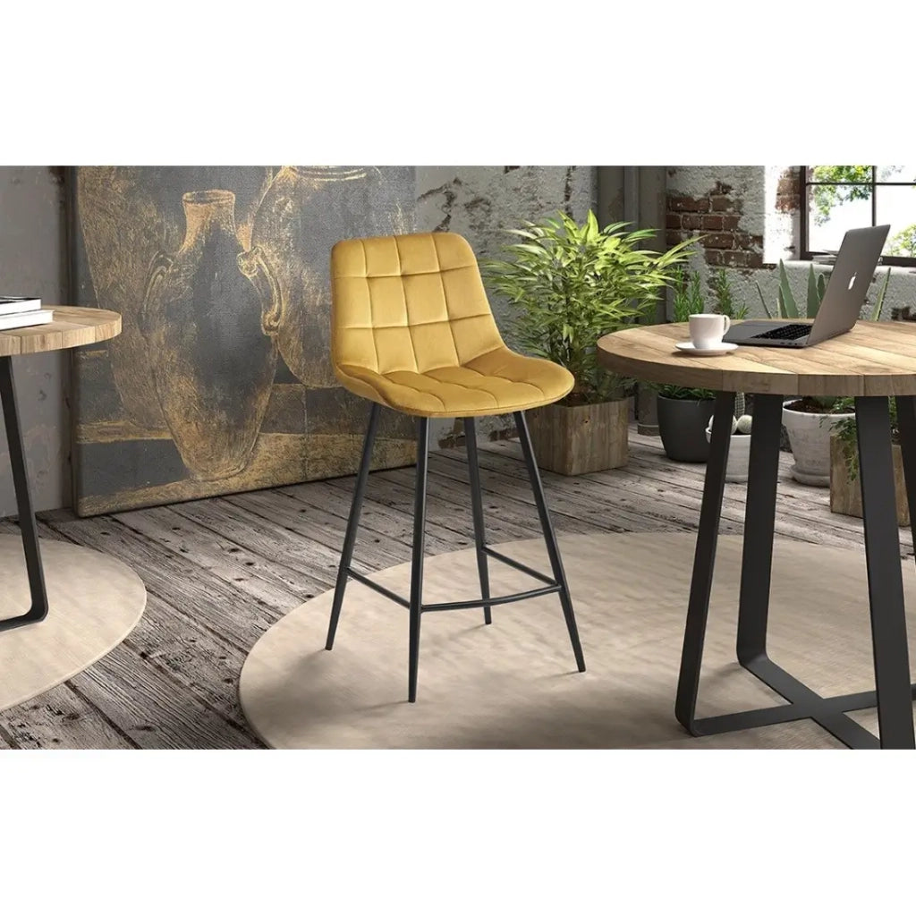 Sedia da bancone JUTE – Velluto color oro – Piedi in metallo – Altezza 95 cm – Stile elegante