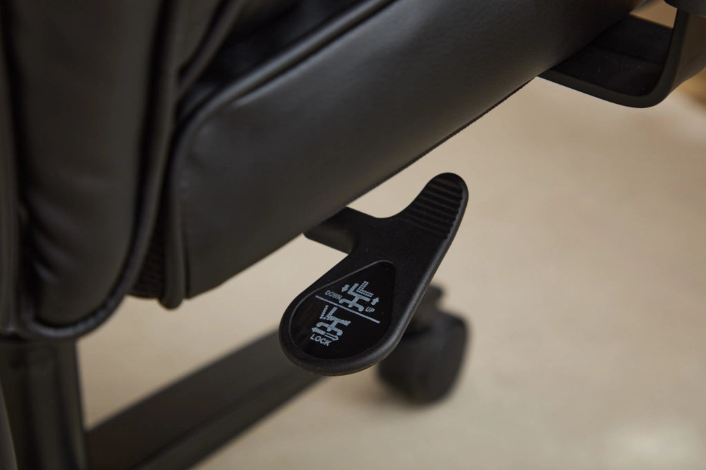 Sedia ergonomica da ufficio/gaming in pelle PU nera con supporto lombare ad aria e poggiatesta regolabile