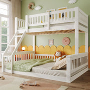 Letto a castello in pino bianco 90x200 cm + 140x200 cm con scala e sponde