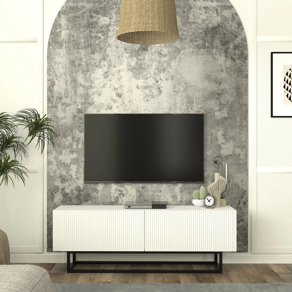 Mobile Porta TV Verpsboga a 2 Ante Decorative e Telaio in Metallo 135x32x47 cm - Bianco [en.casa]
