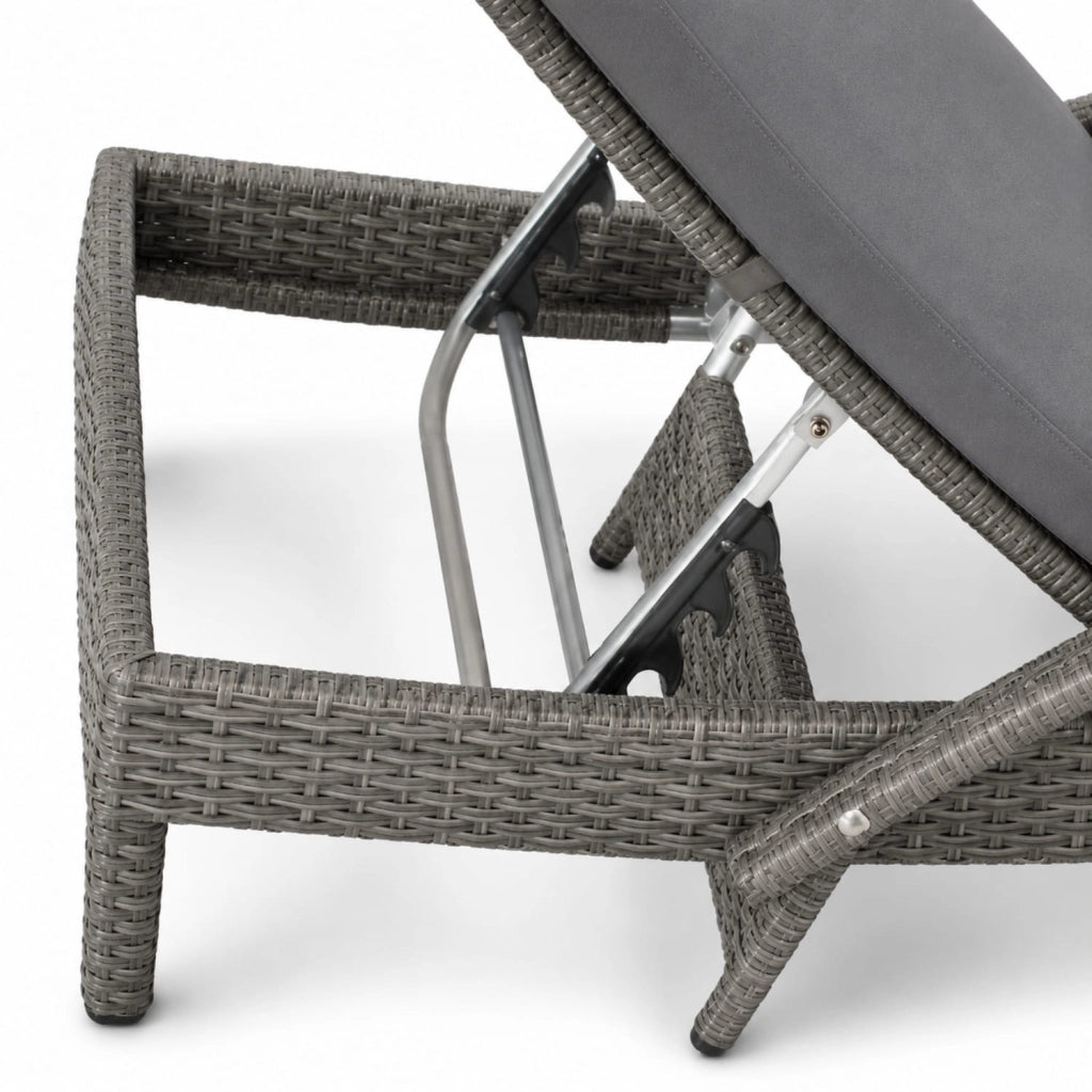 Lettino Prendisole Premium Da Esterno Con Cuscino Imbottito Schienale Regolabile E Design Moderno Per Relax Quotidiano 190 x 62 x 34 Cm Grigio