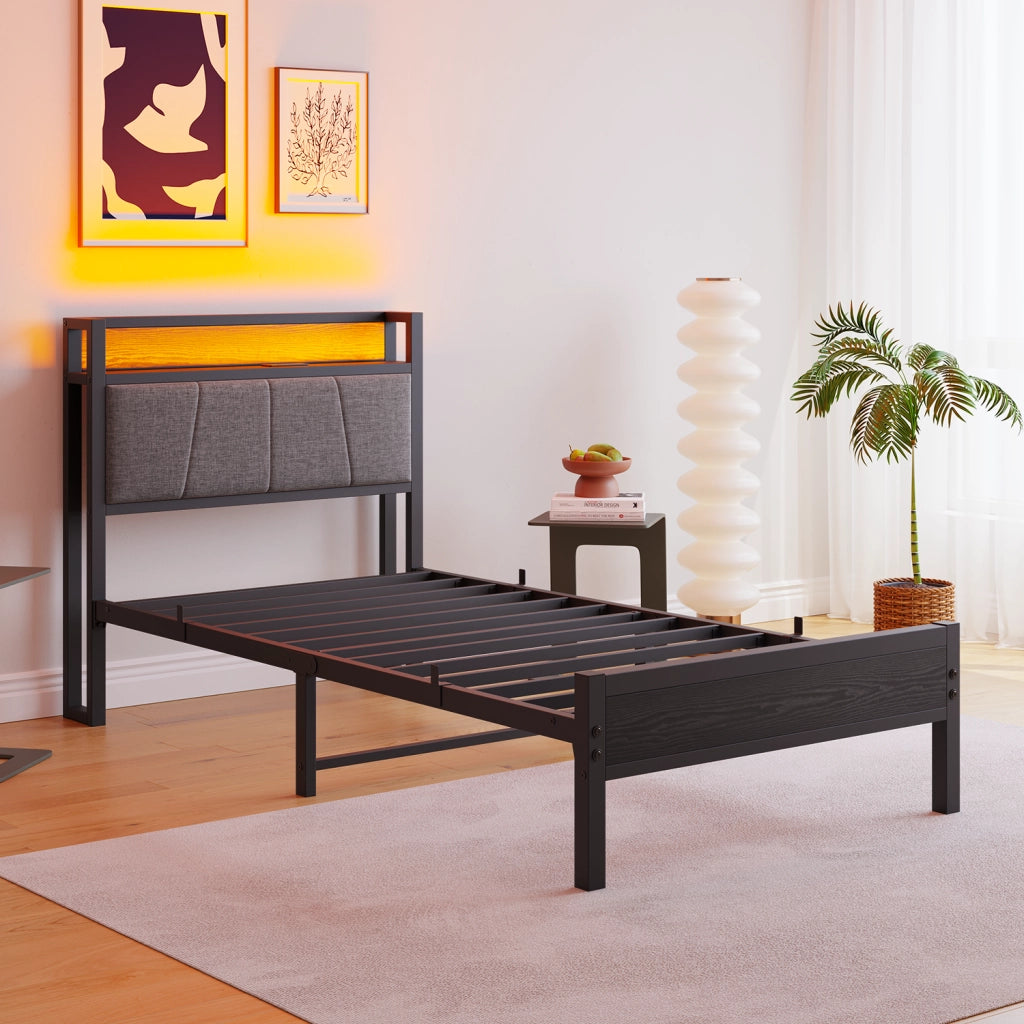 Letto singolo 90×200 cm con LED; testiera contenitore; 2 porte USB e presa; senza materasso; metallo; nero