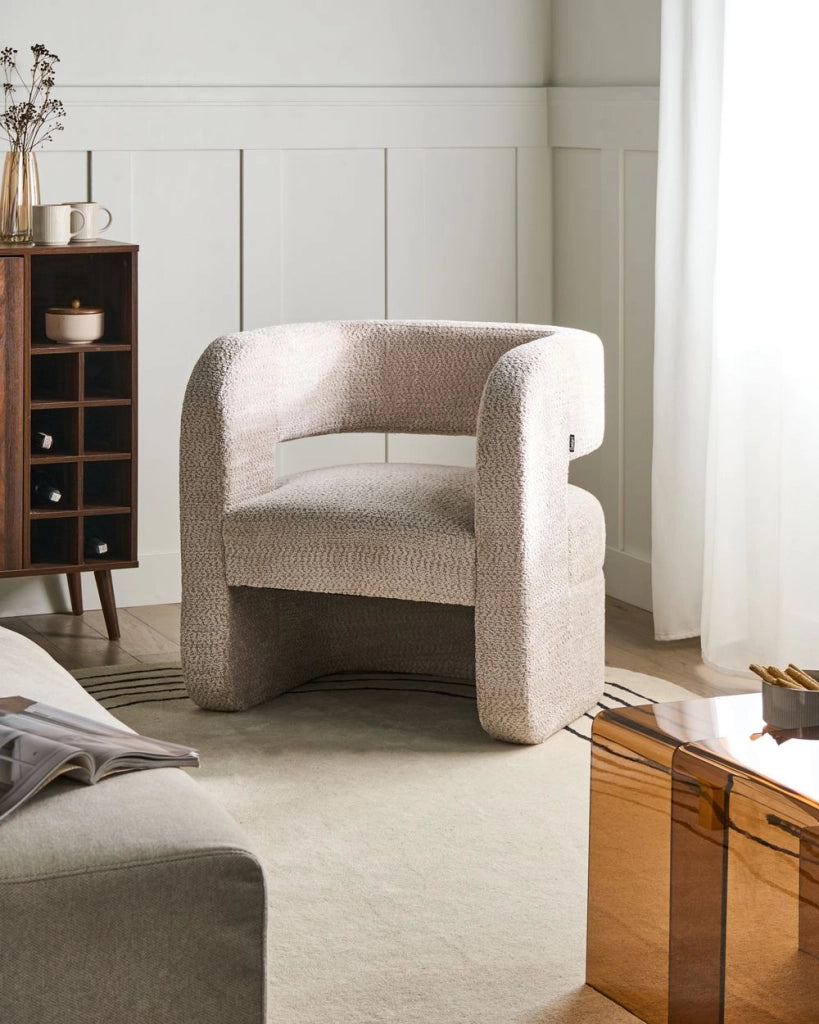 Poltrona Beige Poliestere Ciniglia con Braccioli Seduta Ampia Soggiorno Moderno