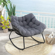 Sedia a Dondolo con Cuscino, Sedia da Relax Ampia e Avvolgente, con Struttura in Metallo, Seduta in Rattan, Cuscino Morbido Imbottito, per Soggiorno, Studio, Balcone, Nero (Grigio)
