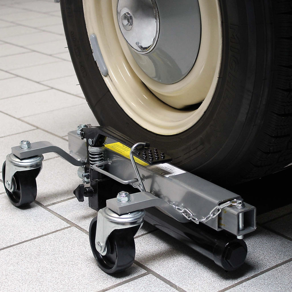 Set con supporto per 4x carrelli sposta auto e 4x carrelli di ausilio alla manovra con cric idraulico per max 680kg l'uno e gomme fino a 30cm