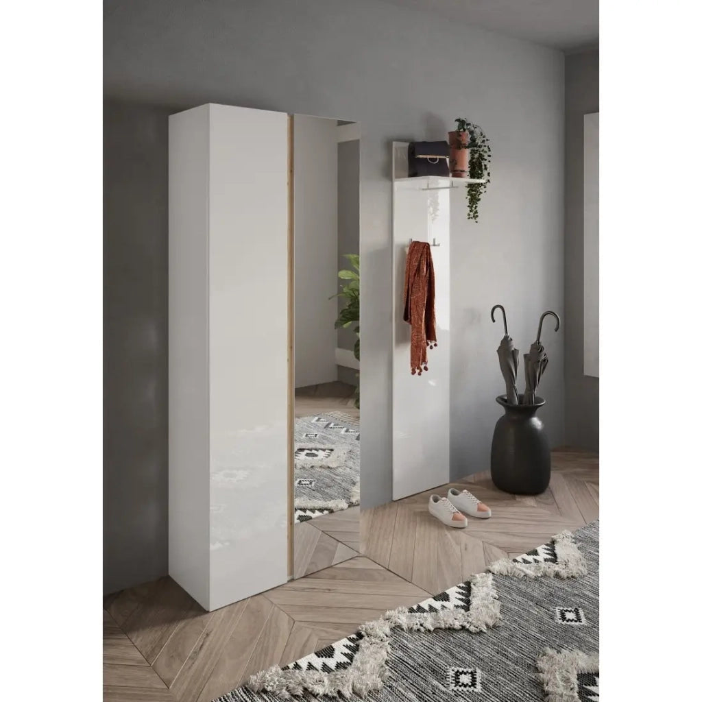 Mobile per scarpe con 8 ripiani regolabili, collezione KEY, colore bianco lucido laccato e quercia cadiz.