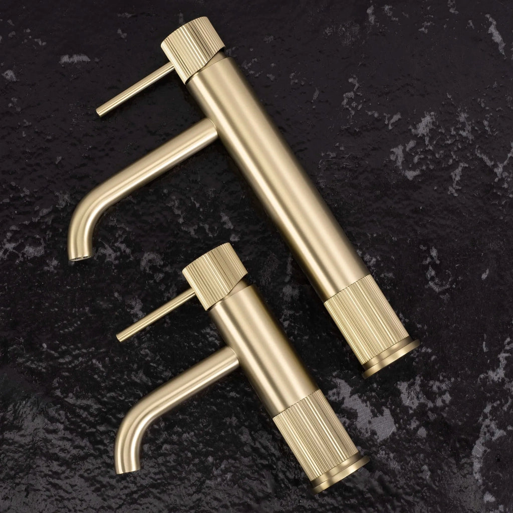 Rubinetto Da Bagno Rea Lungo Stripe Brush Gold Low