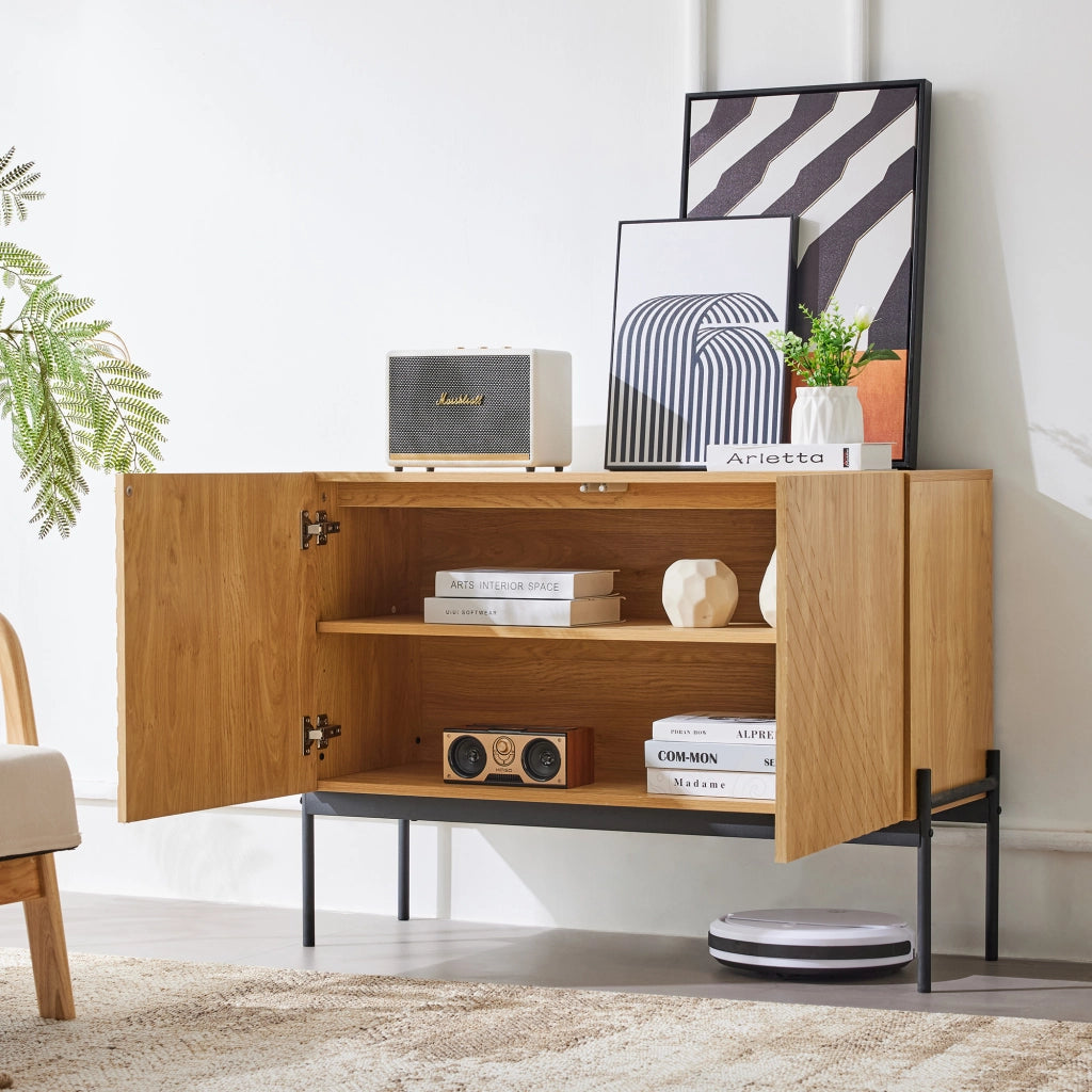 Credenza a 2 ante in effetto naturale con struttura in truciolare e ripiano regolabile