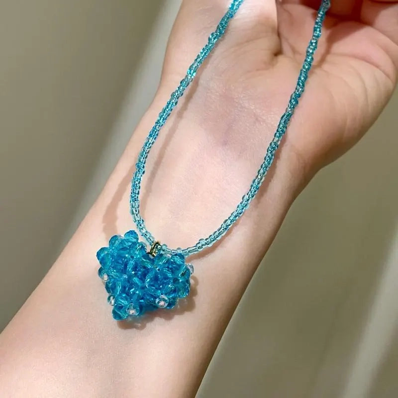 Collana con perline di cristallo blu: regalo da donna fatto a mano