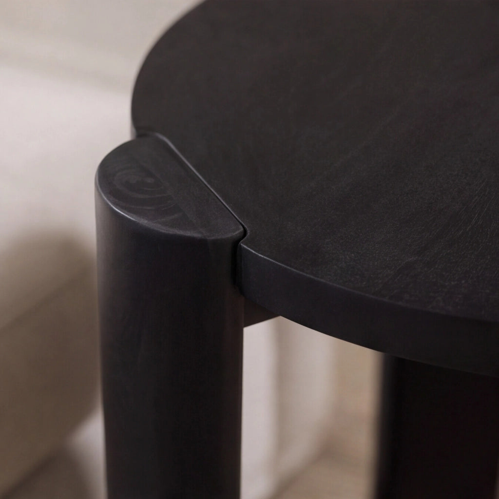Tavolino in legno massiccio di mango nero VORI