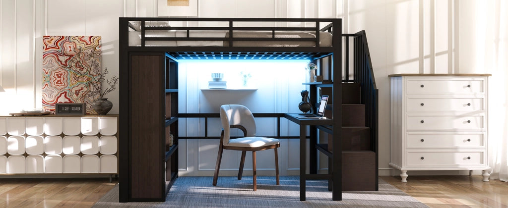 Letto a soppalco 140 × 200 cm con scrivania ripiani scala contenitore LED in metallo e MDF nero
