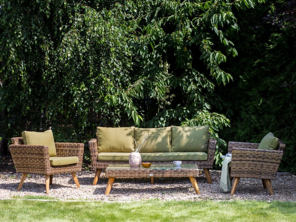 Set giardino in rattan verde oliva composto da divano 3 posti 2 poltrone tavolino esterno elegante